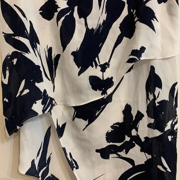 White House Black Market high-low top with layers - Picture 3 of 6